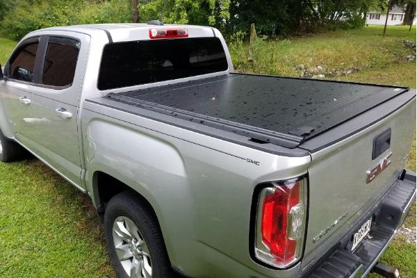 GatorTrax Manual Retractable Tonneau Cover